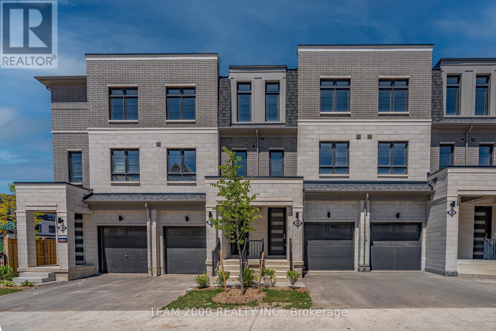 Row / Townhouse for Sale in 1281 NATIONAL VALLEY DRIVE|Mississauga (East Credit), Ontario L5V0E9