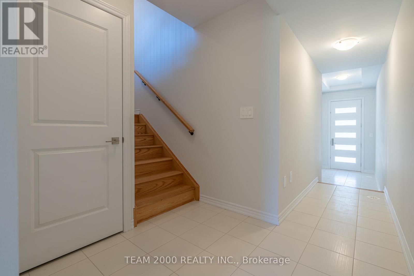 Row / Townhouse for Sale in 1281 NATIONAL VALLEY DRIVE|Mississauga (East Credit), Ontario L5V0E9 3