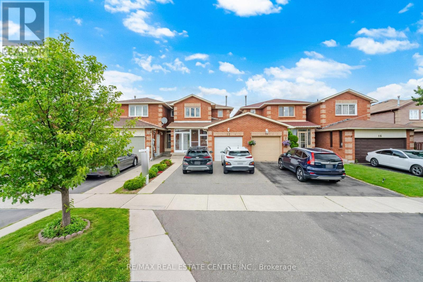 Row / Townhouse for Sale in 12 WOODSEND RUN|Brampton (Fletcher's Creek South), Ontario L6Y4G8 2