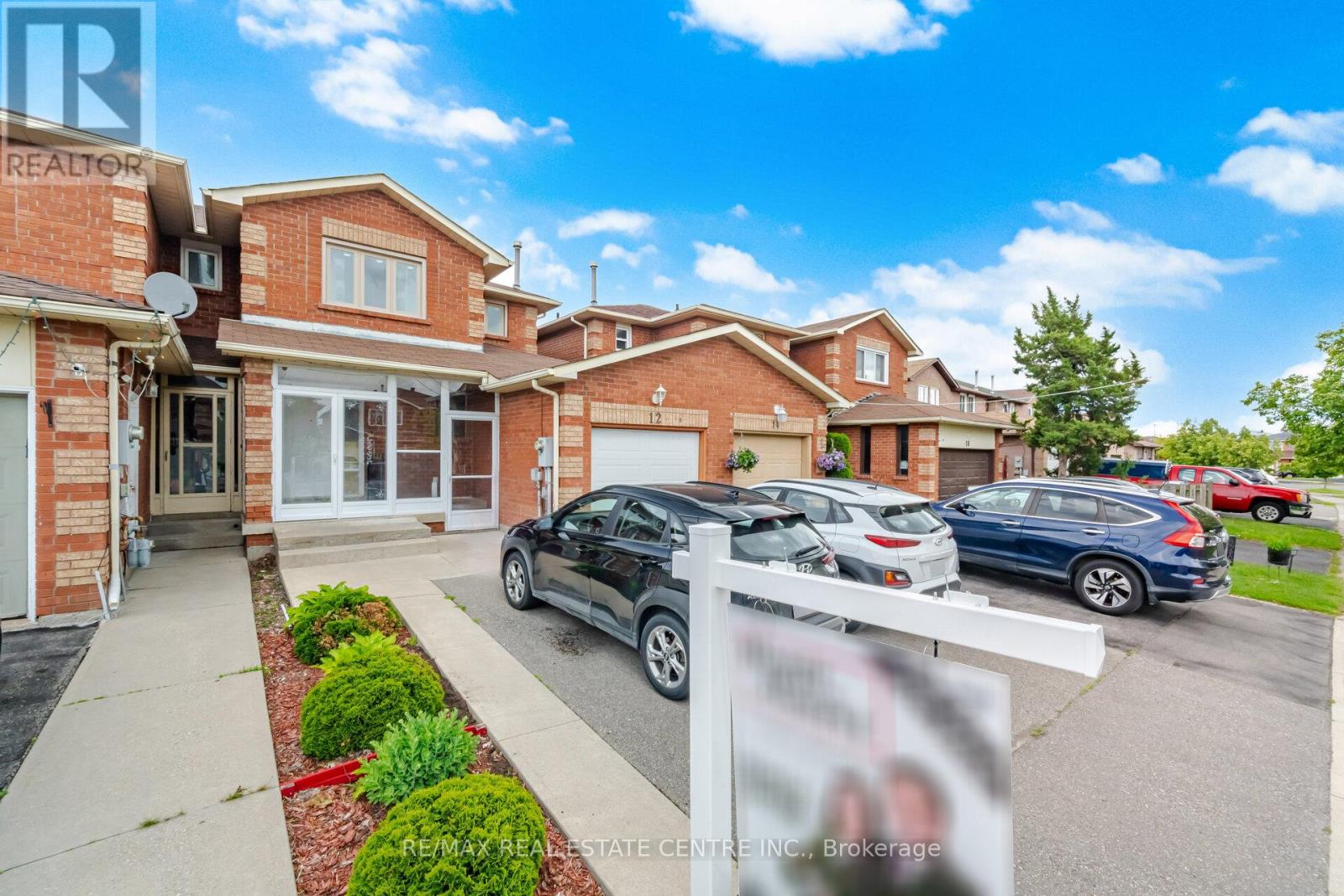 Row / Townhouse for Sale in 12 WOODSEND RUN|Brampton (Fletcher's Creek South), Ontario L6Y4G8 4
