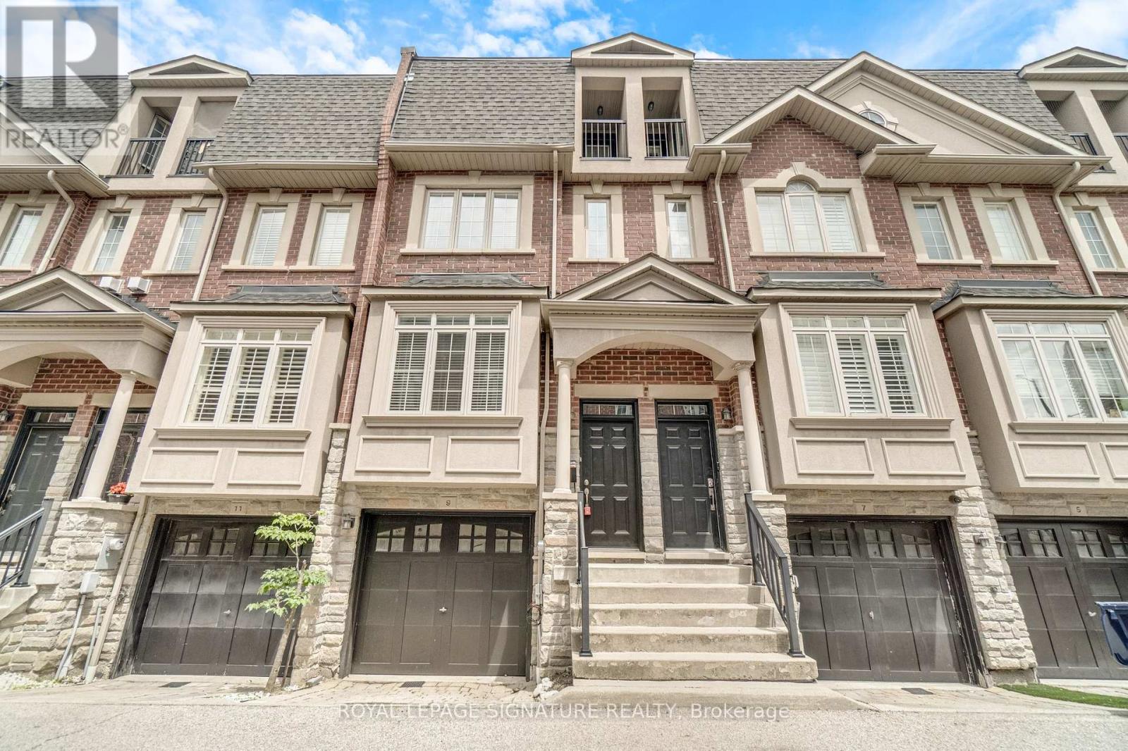 Row / Townhouse for Sale in 9 STREIGHT LANE|Toronto (Islington-City Centre West), Ontario M9B0A3