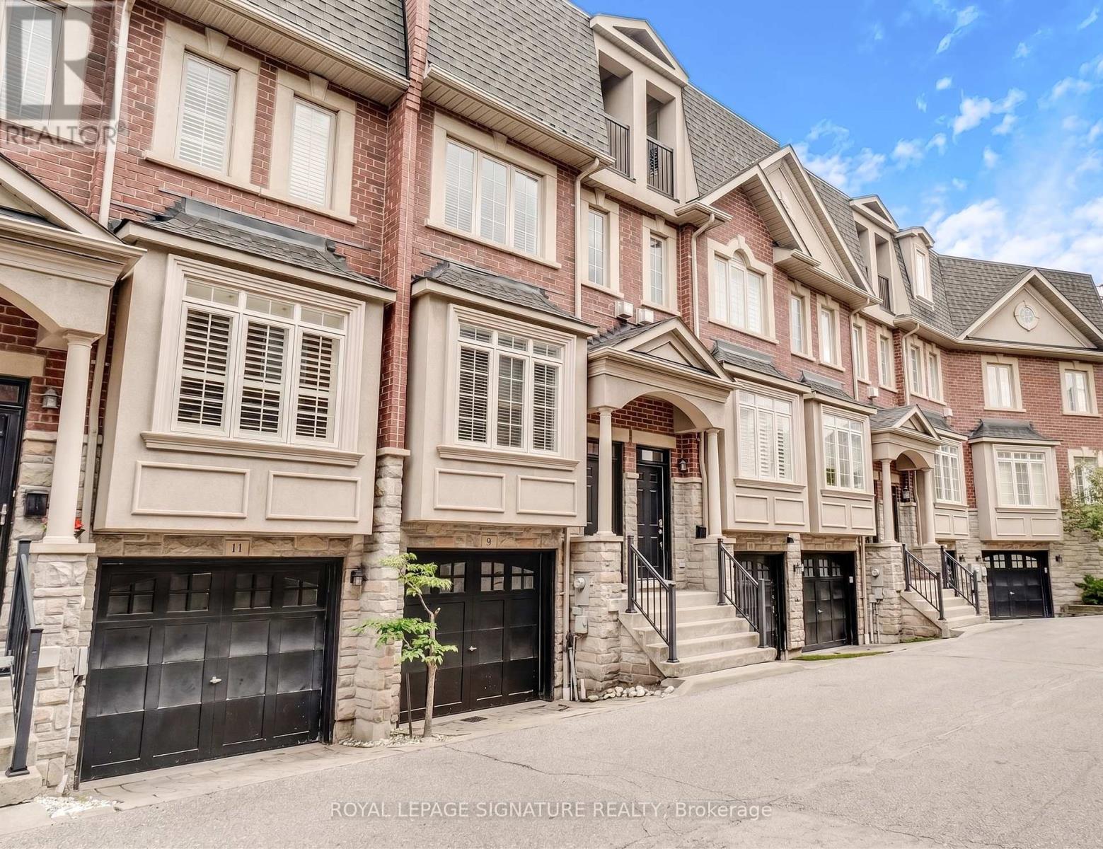 Row / Townhouse for Sale in 9 STREIGHT LANE|Toronto (Islington-City Centre West), Ontario M9B0A3 3