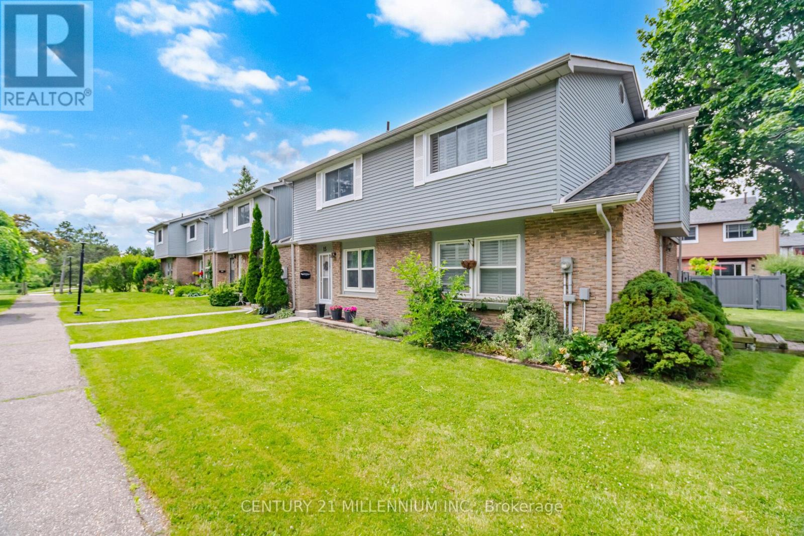 Row / Townhouse for Sale in 15 - 120 FALCONER DRIVE|Mississauga (Streetsville), Ontario L5N1P5 4