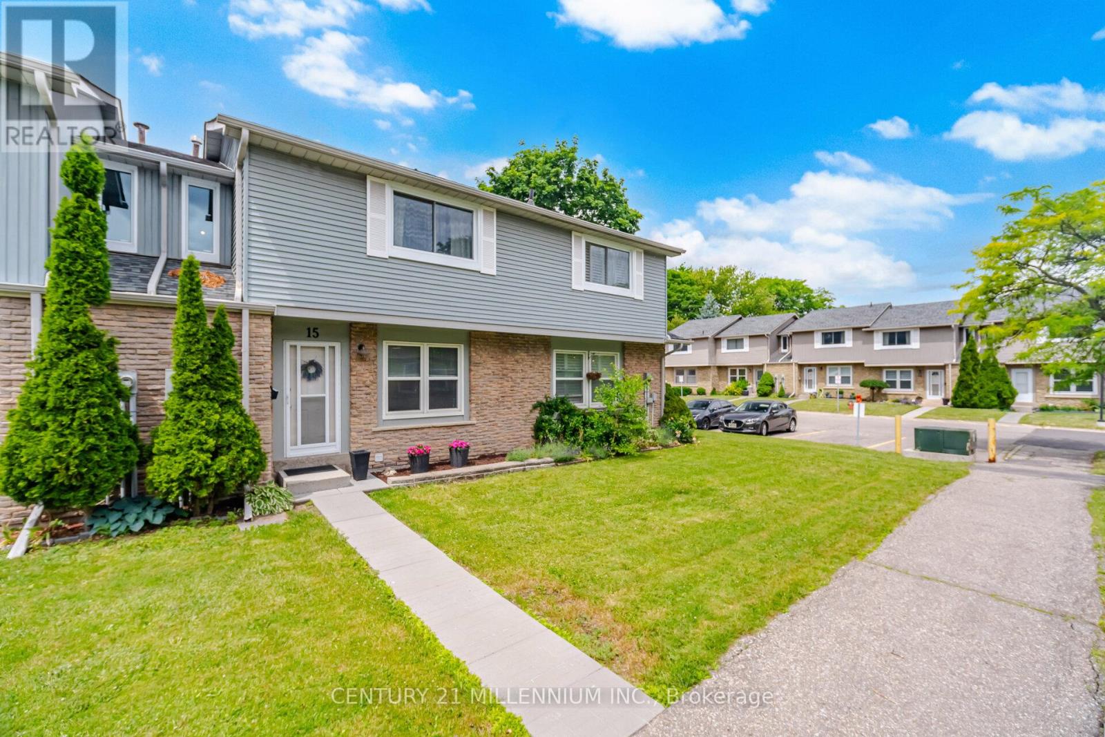 Row / Townhouse for Sale in 15 - 120 FALCONER DRIVE|Mississauga (Streetsville), Ontario L5N1P5 5