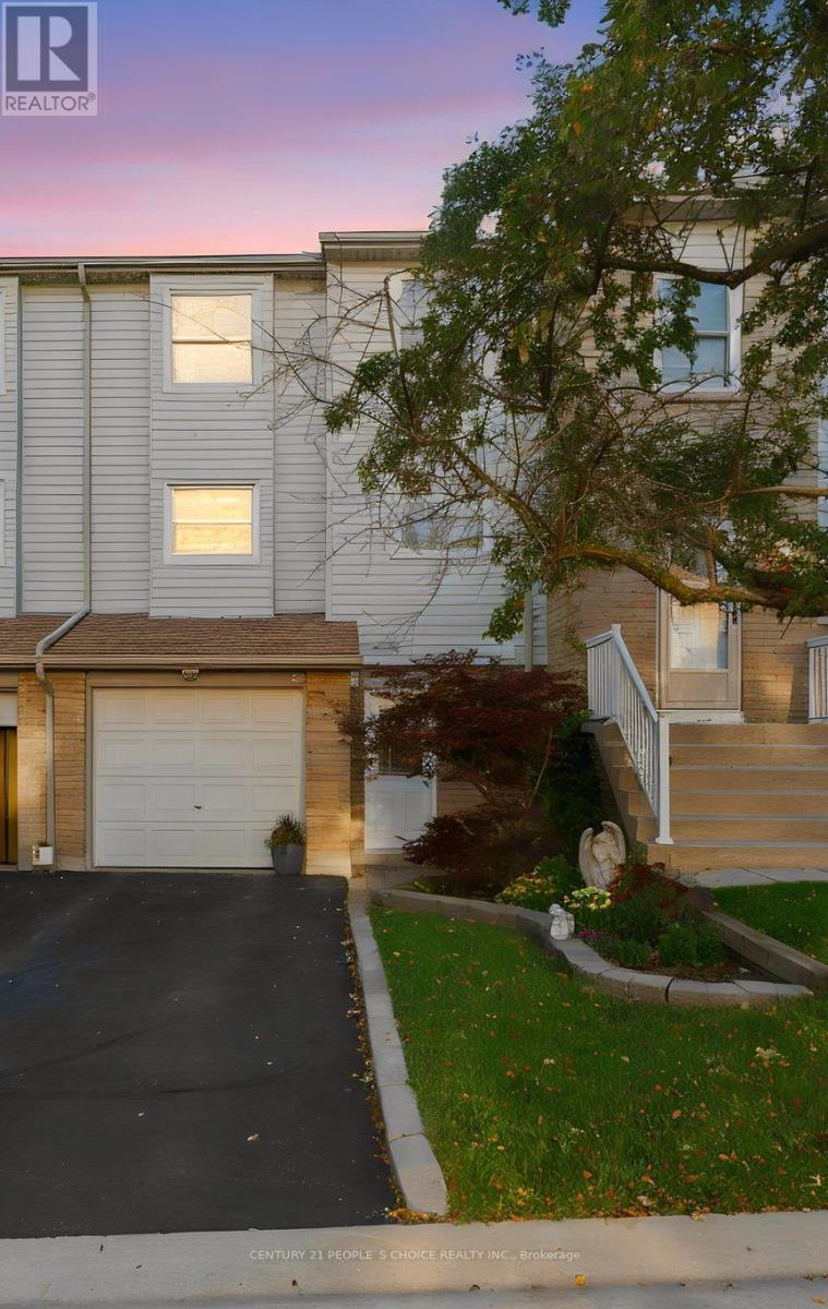 Row / Townhouse for Sale in 22 - 5878 MONTEVIDEO ROAD|Mississauga (Meadowvale), Ontario L5N2V5