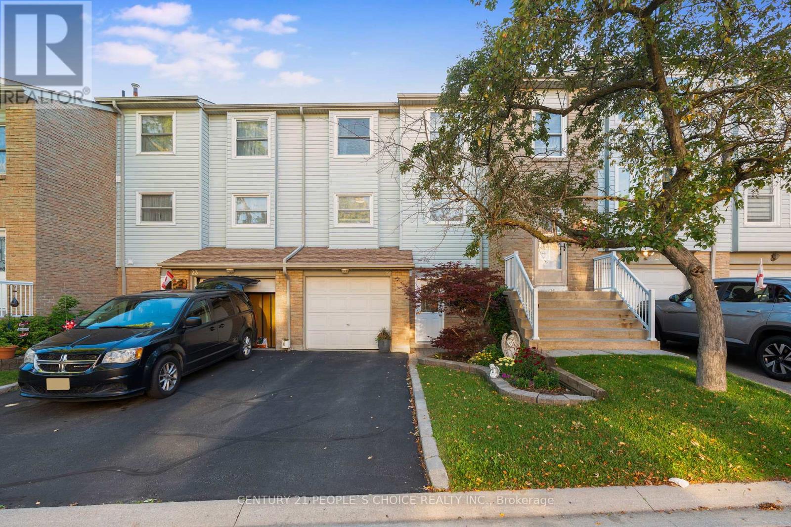 Row / Townhouse for Sale in 22 - 5878 MONTEVIDEO ROAD|Mississauga (Meadowvale), Ontario L5N2V5 3