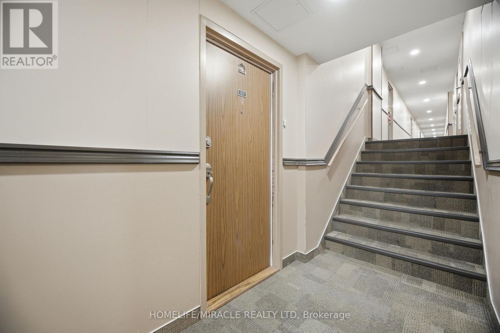 Row / Townhouse for Sale in 137 - 2095 ROCHE COURT|Mississauga (Sheridan), Ontario L5K2C8 5