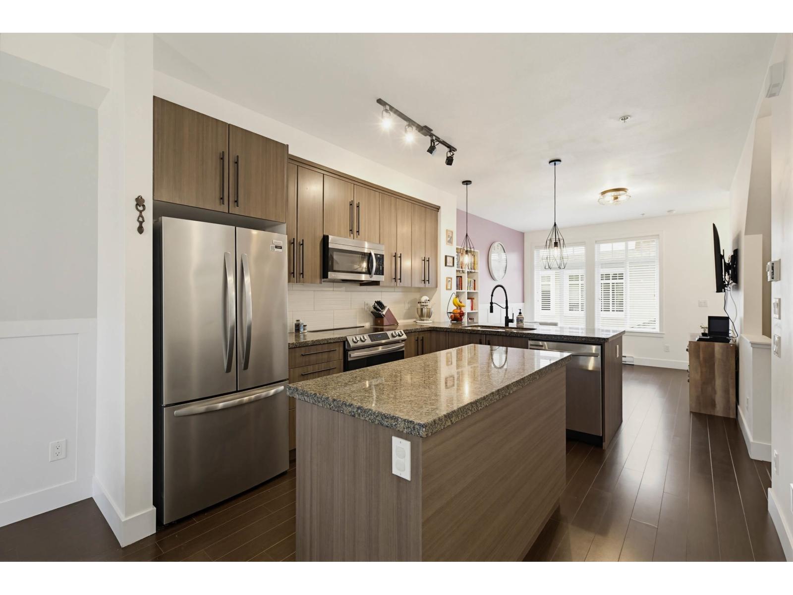 【R20862】PLACE For sale: 62 8250 209B STREET, Langley, British Columbia V2Y0J7
