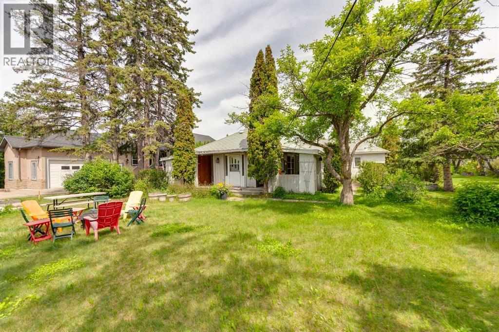 House for Sale in 8808 48 Avenue|Calgary, Alberta T3B2B2 2