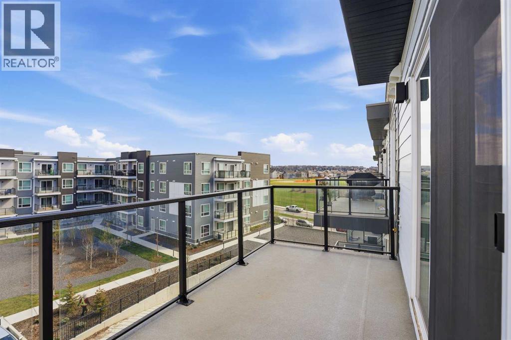 Apartment for Sale in 3420, 33 Carringham Gate NW|Calgary, Alberta T3P2H6