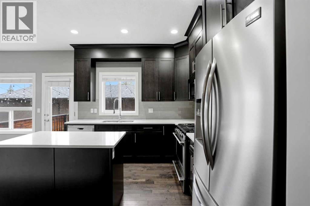 Row / Townhouse for Sale in 2, 112 23 Avenue NE|Calgary, Alberta T2E1V5 2