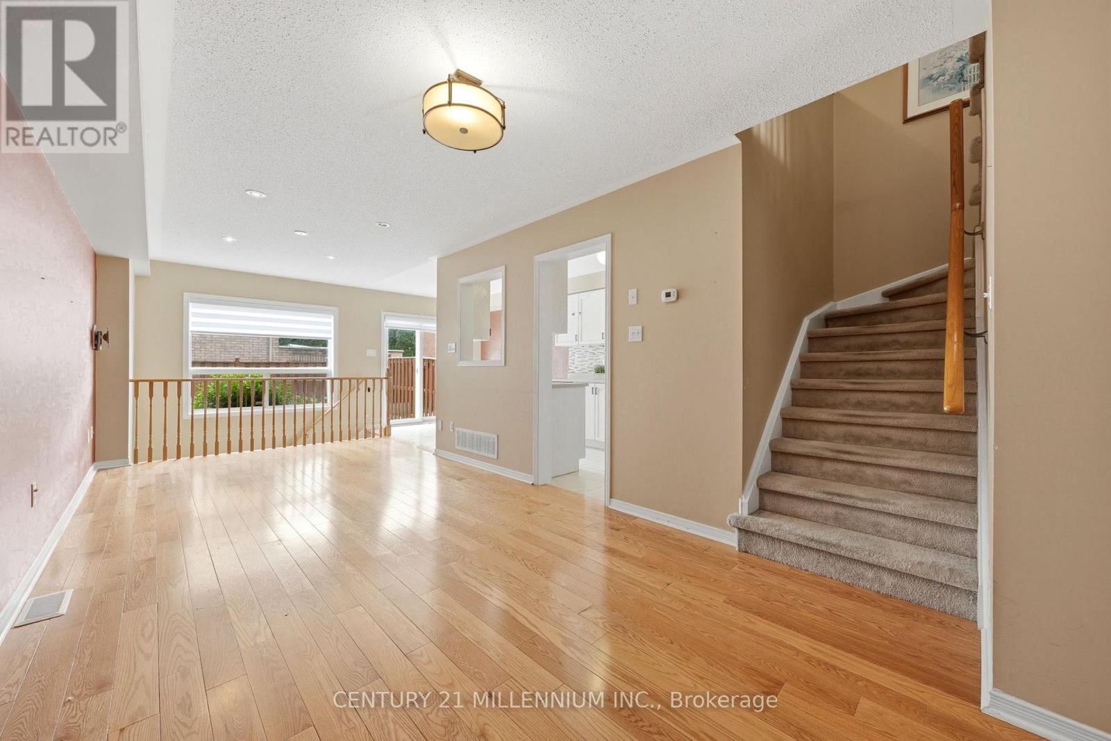 Row / Townhouse for Sale in 6 - 6399 SPINNAKER CIRCLE|Mississauga (Meadowvale Village), Ontario L5W1Z4 4