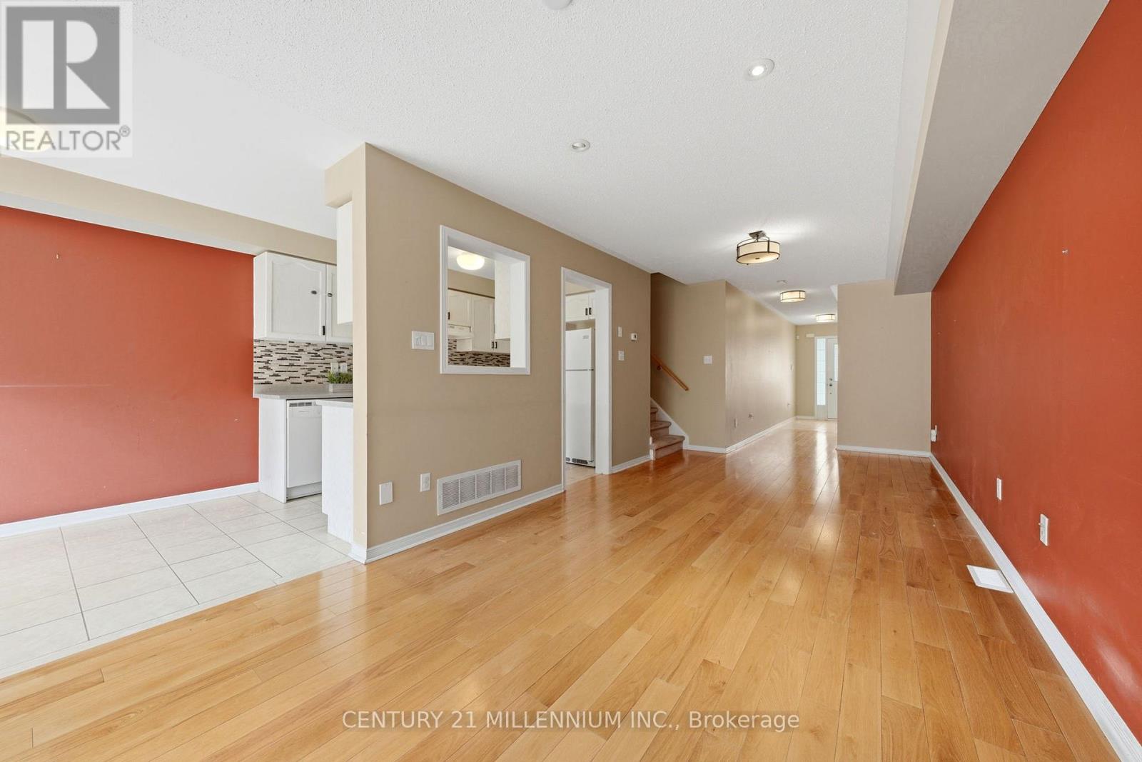 Row / Townhouse for Sale in 6 - 6399 SPINNAKER CIRCLE|Mississauga (Meadowvale Village), Ontario L5W1Z4 5