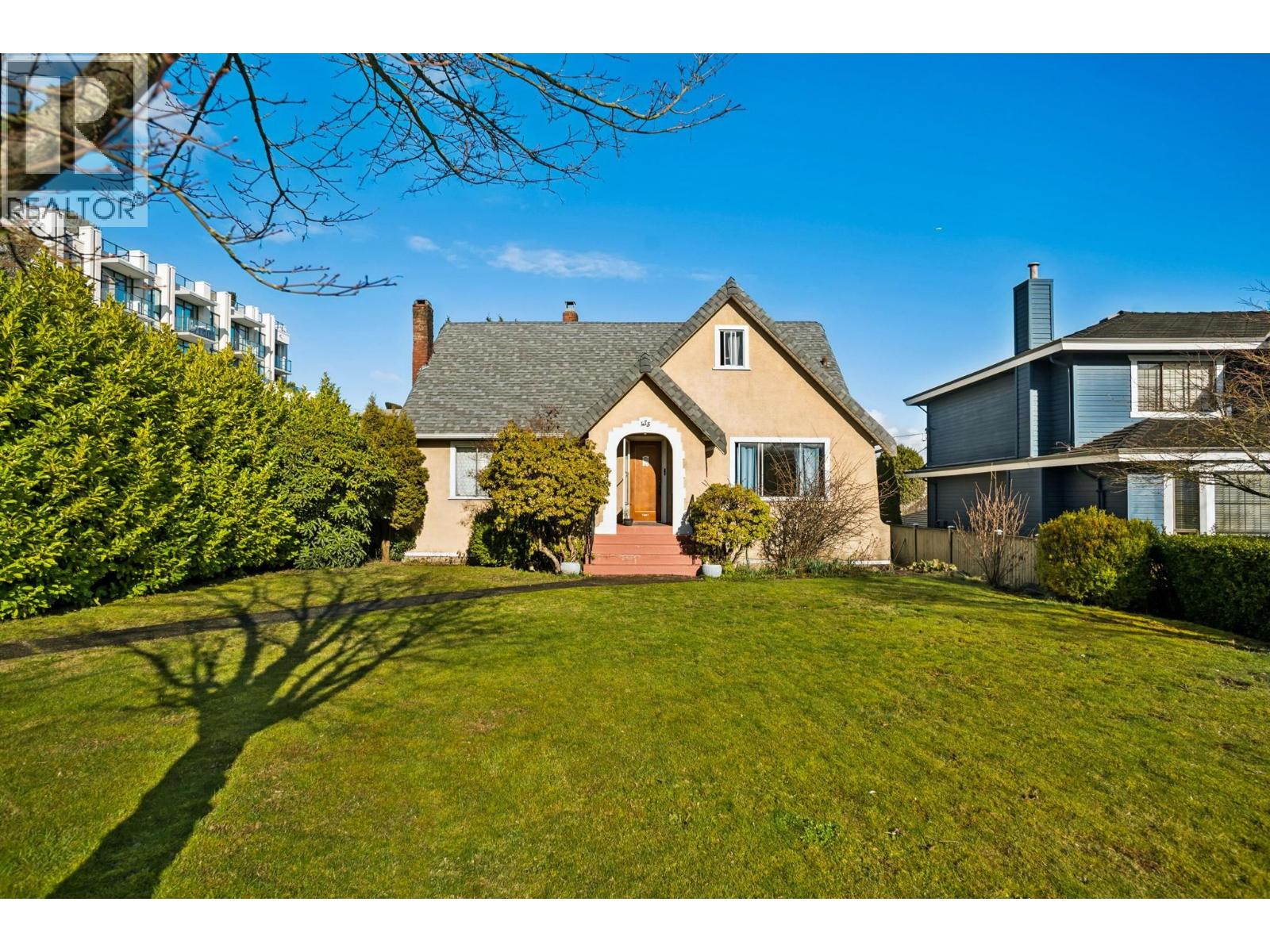 475 W 27TH AVENUE