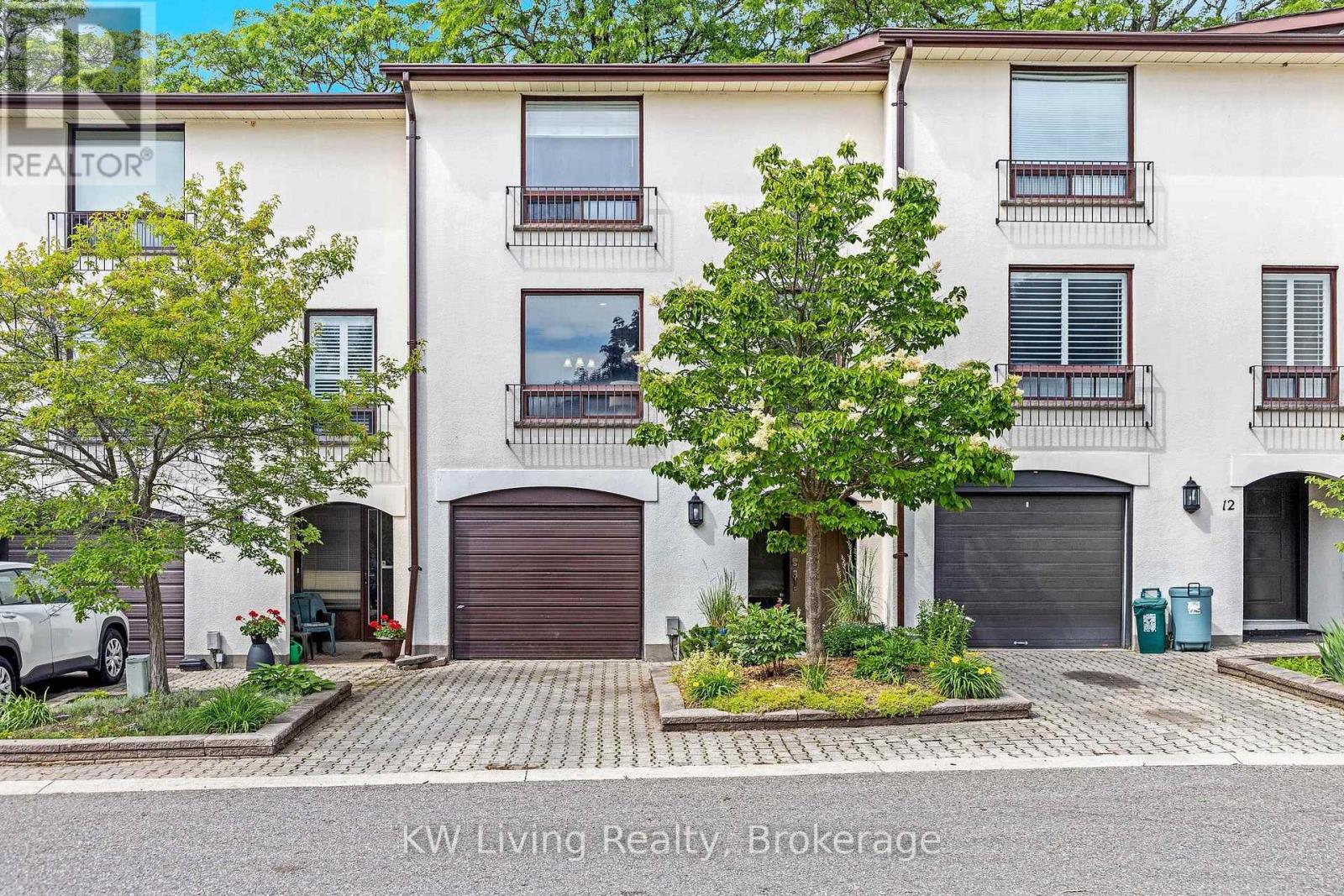 Row / Townhouse for Sale in 11 - 6679 SHELTER BAY|Mississauga (Meadowvale), Ontario L5N2A2 3