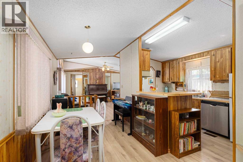 Mobile Home for Sale in 71, 99 Arbour Lake Road NW|Calgary, Alberta T3G4E4 2