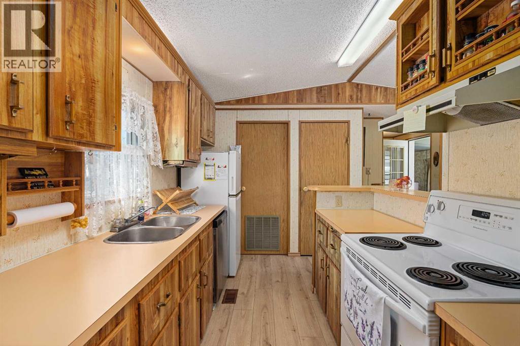 Mobile Home for Sale in 71, 99 Arbour Lake Road NW|Calgary, Alberta T3G4E4 5