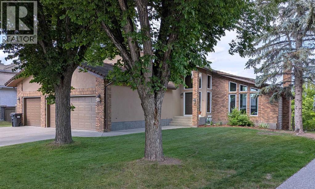 House for Sale in 56 Patterson Crescent SW|Calgary, Alberta T3H1T1