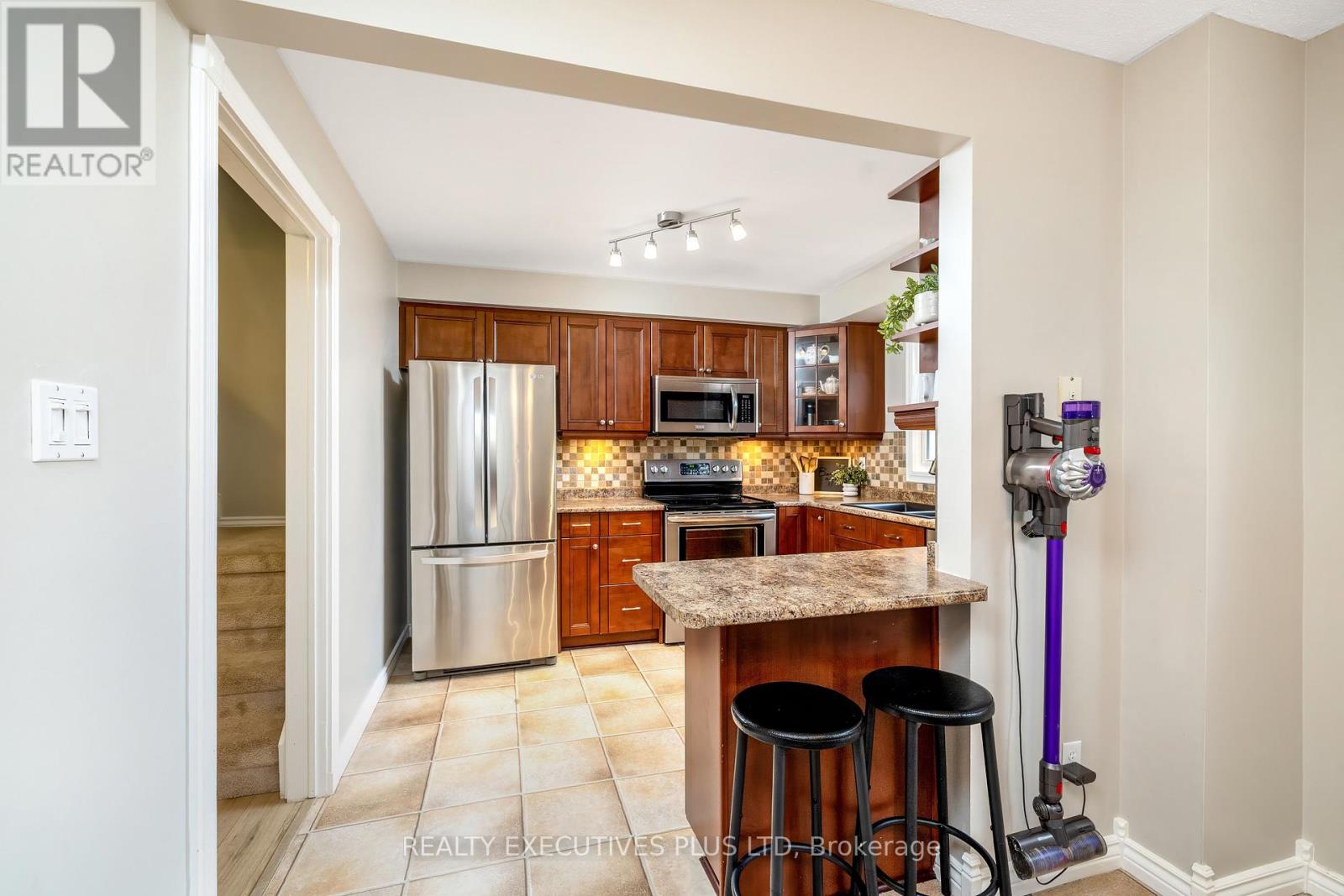 Row / Townhouse for Sale in 33 - 5878 MONTEVIDEO ROAD|Mississauga (Meadowvale), Ontario L5N2V5 5