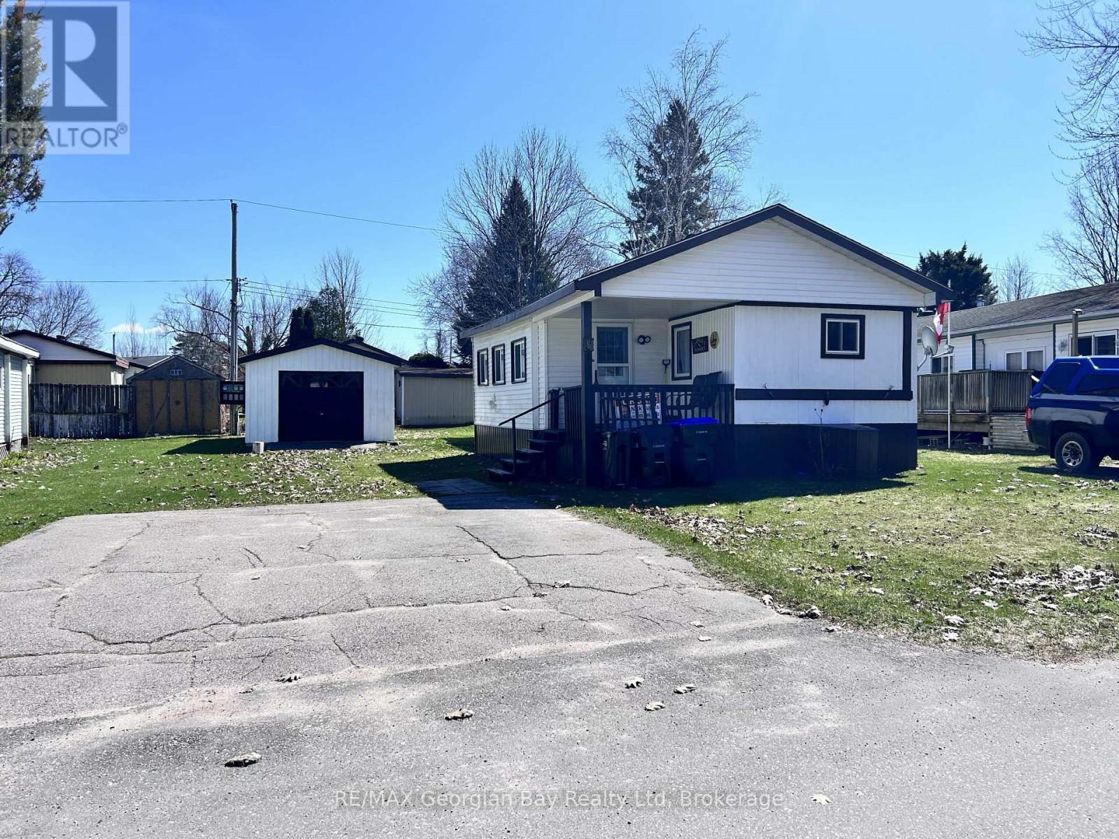 3 NORTHLAND ROAD
