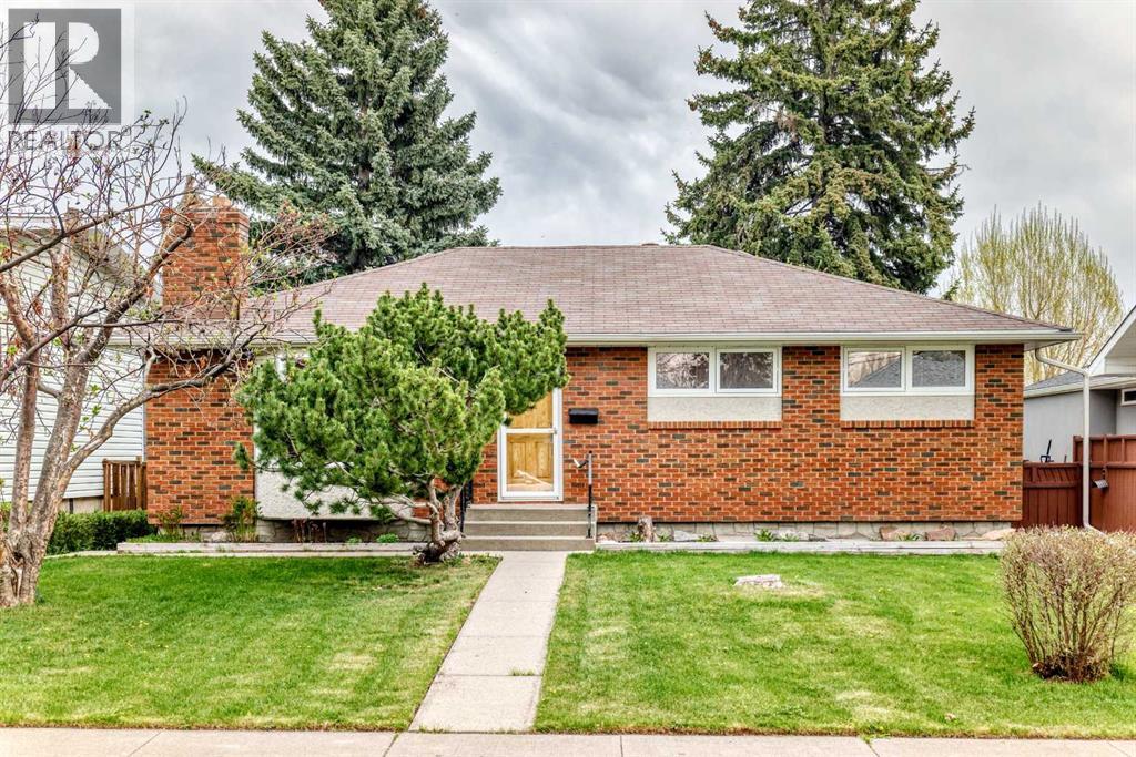 House for Sale in 3132 48 Street SW|Calgary, Alberta T3E3X7 2