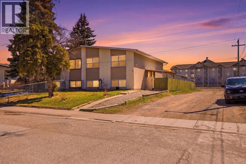 Duplex for Sale in 54 Pennsburg Way SE|Calgary, Alberta t2A2J5