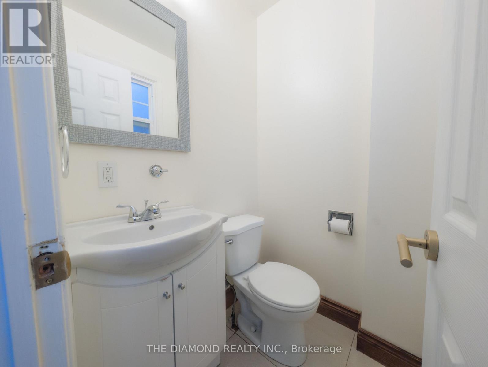 Row / Townhouse for Sale in 8 - 2288 THE COLLEGEWAY|Mississauga (Erin Mills), Ontario L5L3Z5 5