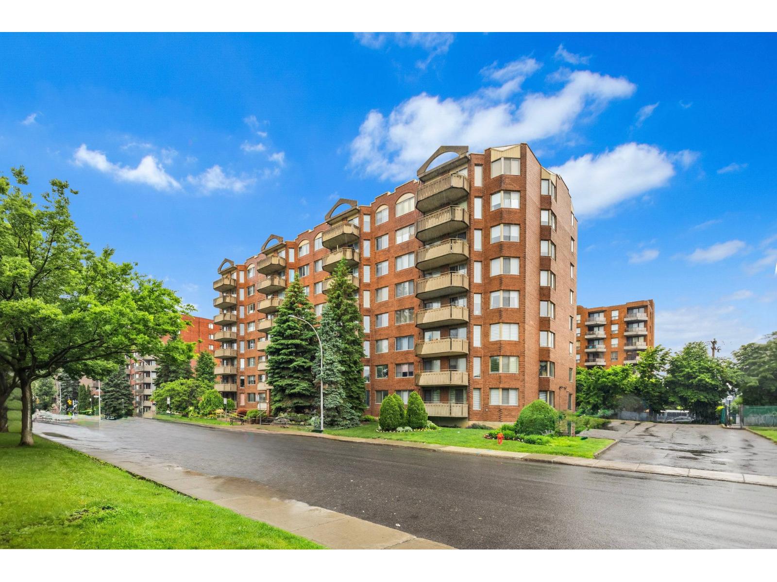 2545 Rue Modugno