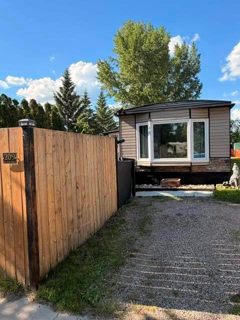 For sale: 209 1st Avenue W, Souris, Manitoba R0K2C0 - 202615061