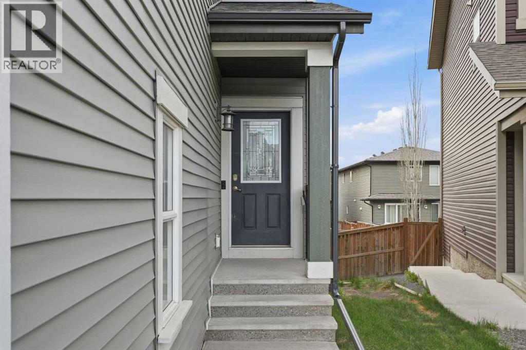 House for Sale in 31 Evansridge Crescent NW|Calgary, Alberta T3P0J2 3
