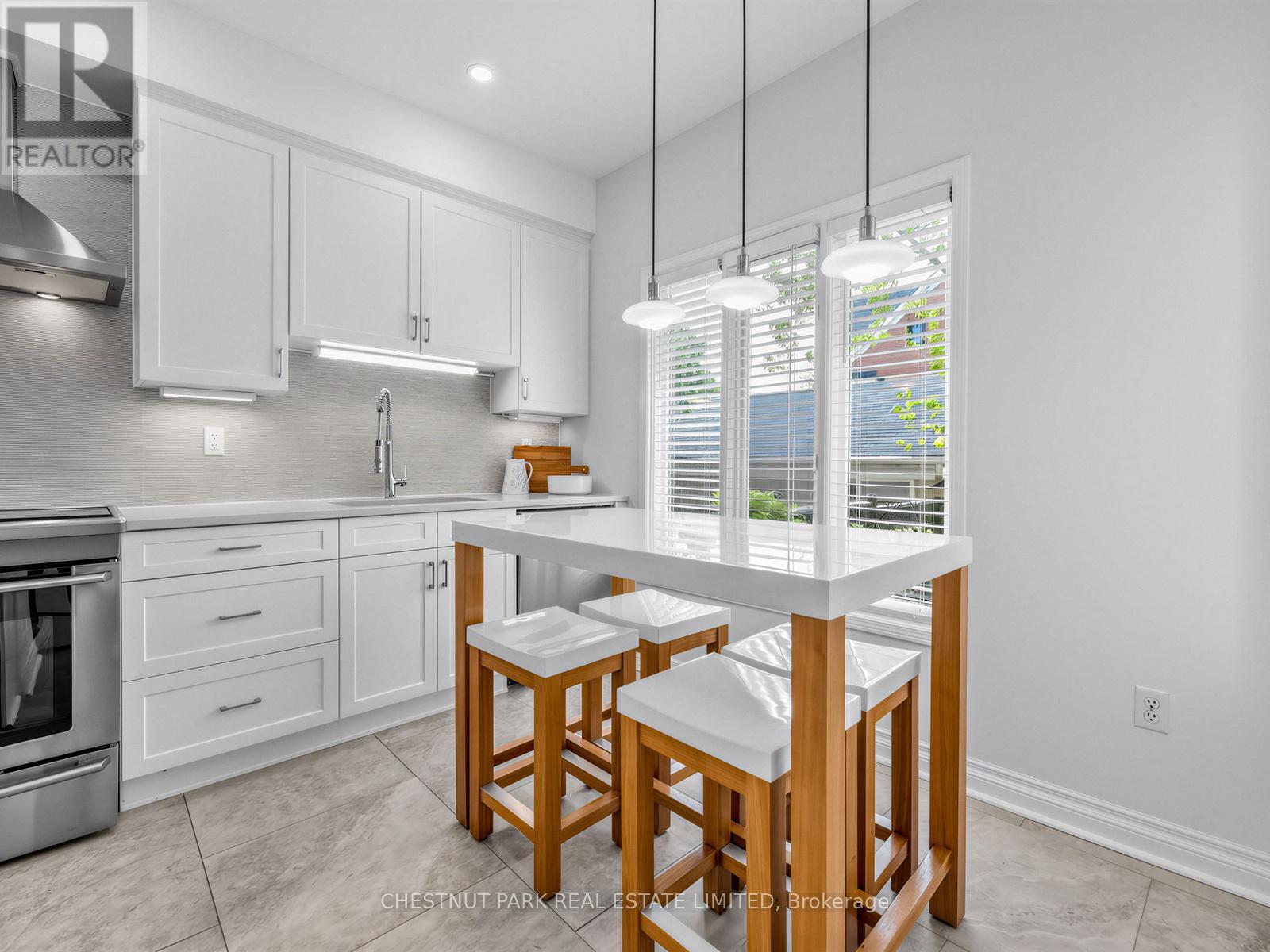 Row / Townhouse for Sale in 24 THE GREENERY|Oakville (RO River Oaks), Ontario L6H6J6 5