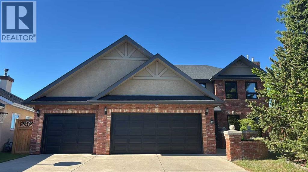 House for Sale in 40 Christie Cairn Square SW|Calgary, Alberta T3H2Z2