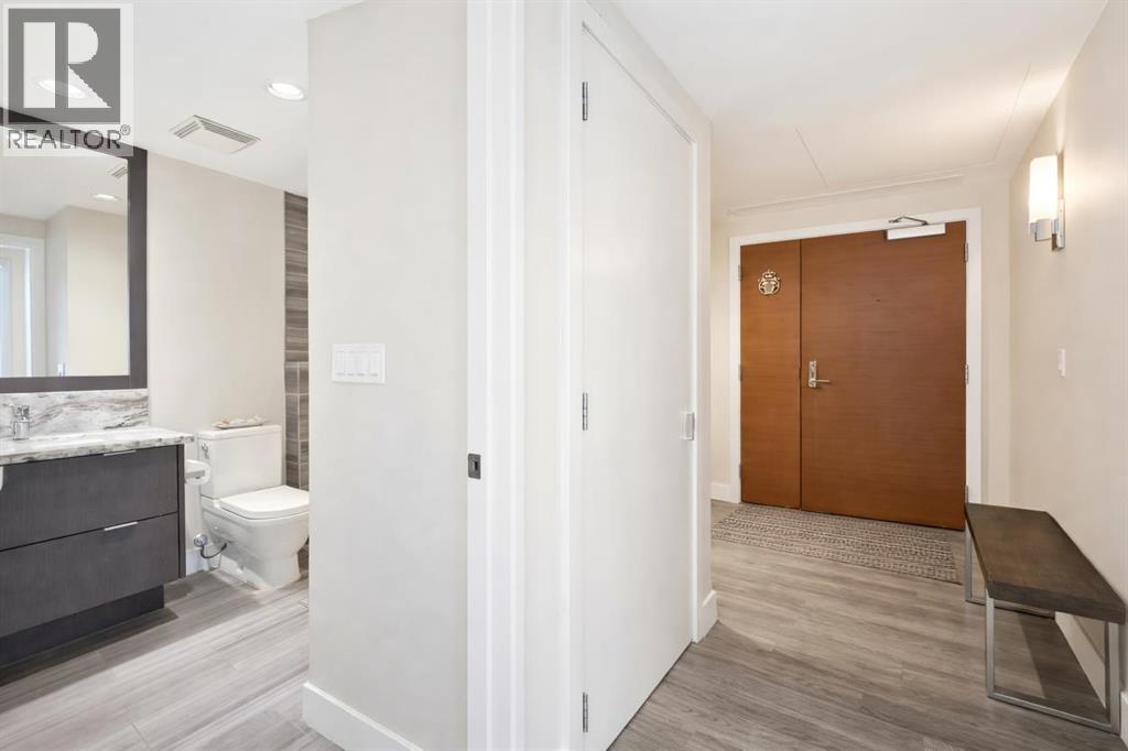 Apartment for Sale in 1702, 510 6 Avenue SE|Calgary, Alberta T2G1L7 2