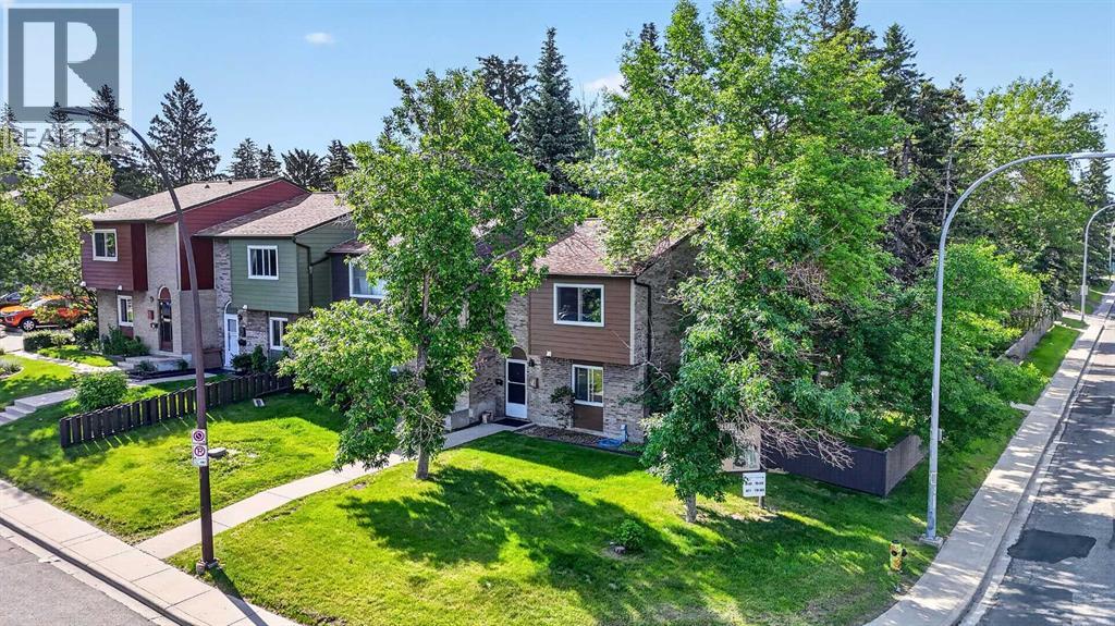 Row / Townhouse for Sale in 74, 210 86 Avenue SE|Calgary, Alberta T2H1N6