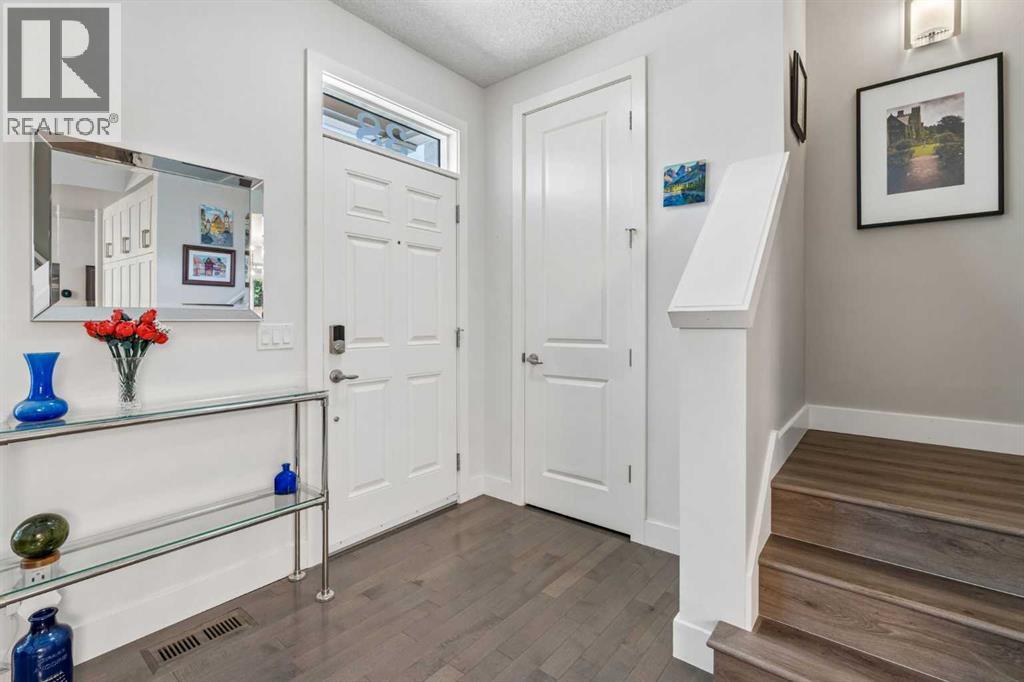 Row / Townhouse for Sale in 38 Victoria Cross Boulevard SW|Calgary, Alberta T3E7V2 4