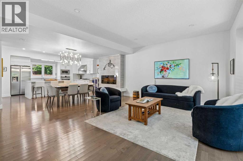 Row / Townhouse for Sale in 38 Victoria Cross Boulevard SW|Calgary, Alberta T3E7V2 5