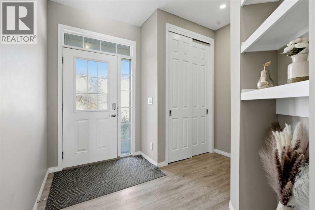 House for Sale in 17 Carrington Manor NW|Calgary, Alberta T3P0Z2 2