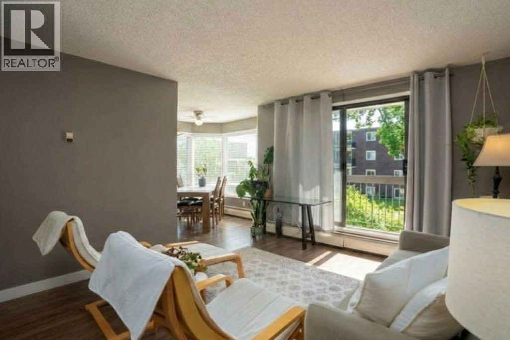 Apartment for Sale in 201, 630 57 Avenue SW|Calgary, Alberta T2V0H4