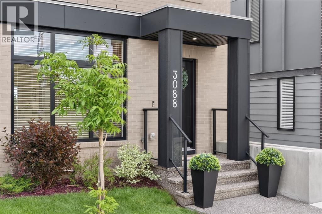 Row / Townhouse for Sale in 3088 85 Street SW|Calgary, Alberta T3H4C4