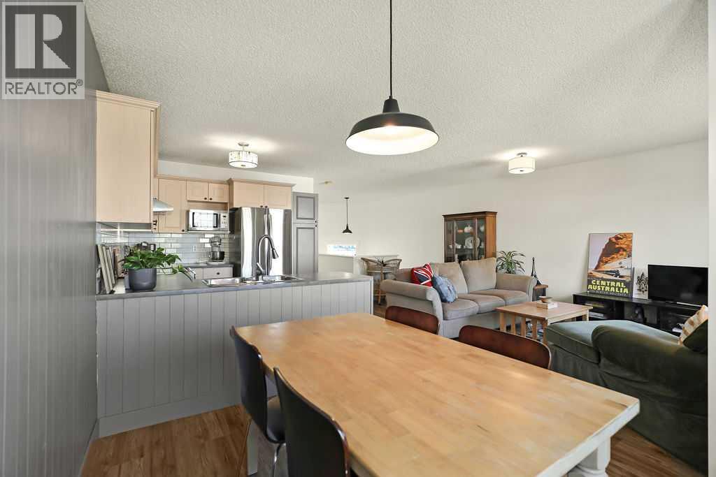 House for Sale in 20 Covepark Close NE|Calgary, Alberta T3K5R3