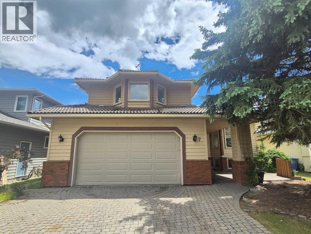 House for Sale in 7 Suncastle Crescent SE|Calgary, Alberta T2X2W9