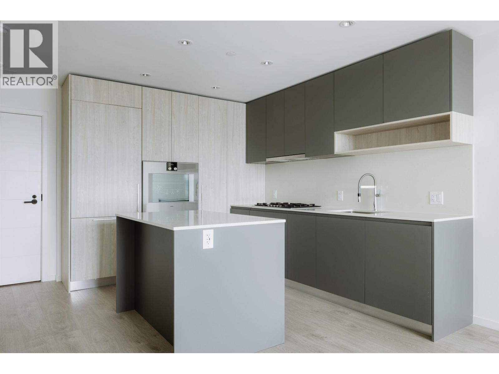 833 6300 MINORU BOULEVARD