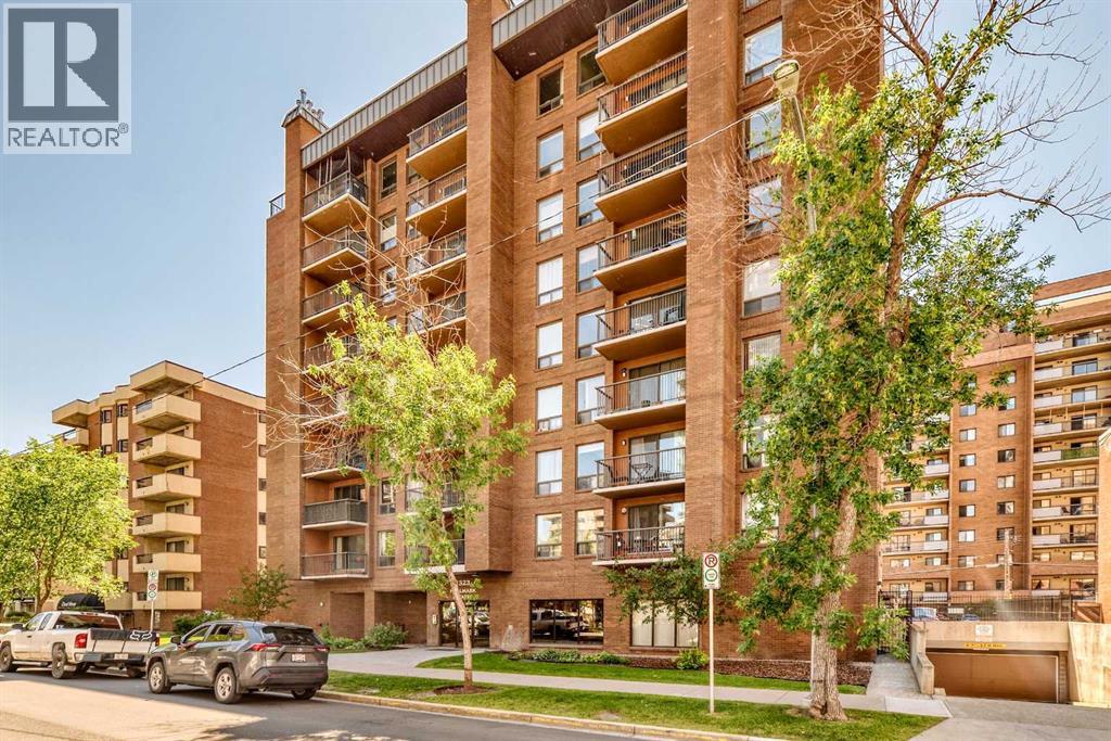 Apartment for Sale in 804, 1323 15 Avenue SW|Calgary, Alberta T3C0X8