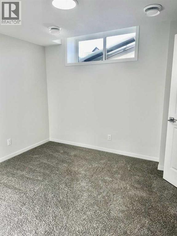 Duplex for Sale in 94 aquila Drive|Calgary, Alberta T3R2C4 5