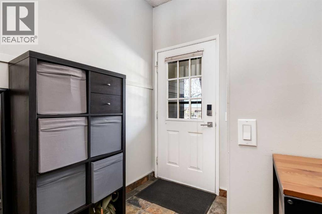 Row / Townhouse for Sale in 16, 5019 46 Avenue SW|Calgary, Alberta T3E6R1 2