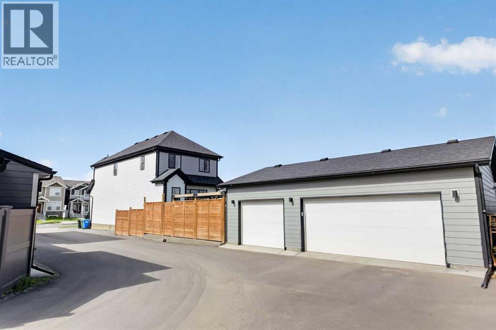 House for Sale in 314 Masters Road SE|Calgary, Alberta T3M2T4 5