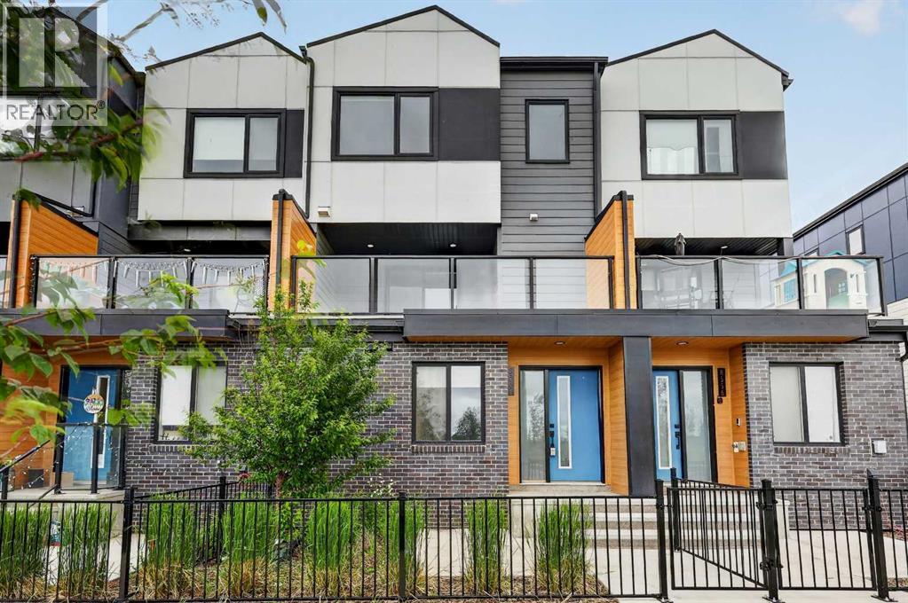 Row / Townhouse for Sale in 8554 19 Avenue SE|Calgary, Alberta T2A7W8