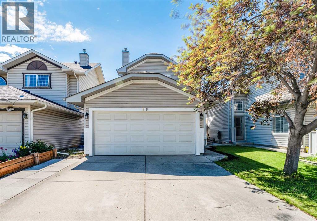 House for Sale in 59 Erin Grove SE|Calgary, Alberta T2B3L1