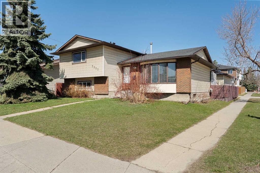 House for Sale in 7003 Temple Drive NE|Calgary, Alberta T1Y4Z4