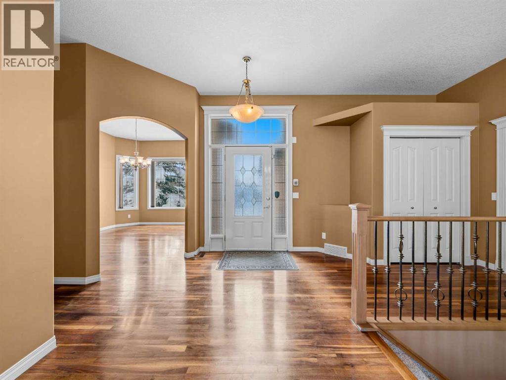 House for Sale in 157 Valley Creek Place NW|Calgary, Alberta T3B5V1 4